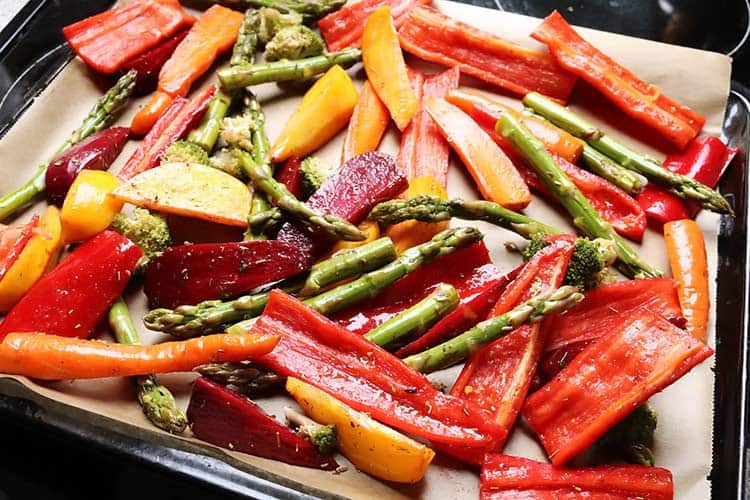 baked asparagus with bell peppers and beets